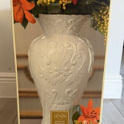 LENOX GEORGIAN PORCELAIN TALL LARGE VASE-NEW IN BOX