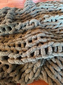 Queen Size Knotted Blanket Runner