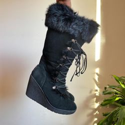 ⁠Rare Bearpaw Black Suede Fur Laced Wedge Whimsigoth Winter Boots US 7⁠