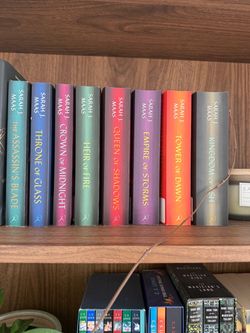 Throne of Glass Sarah J Mass book series