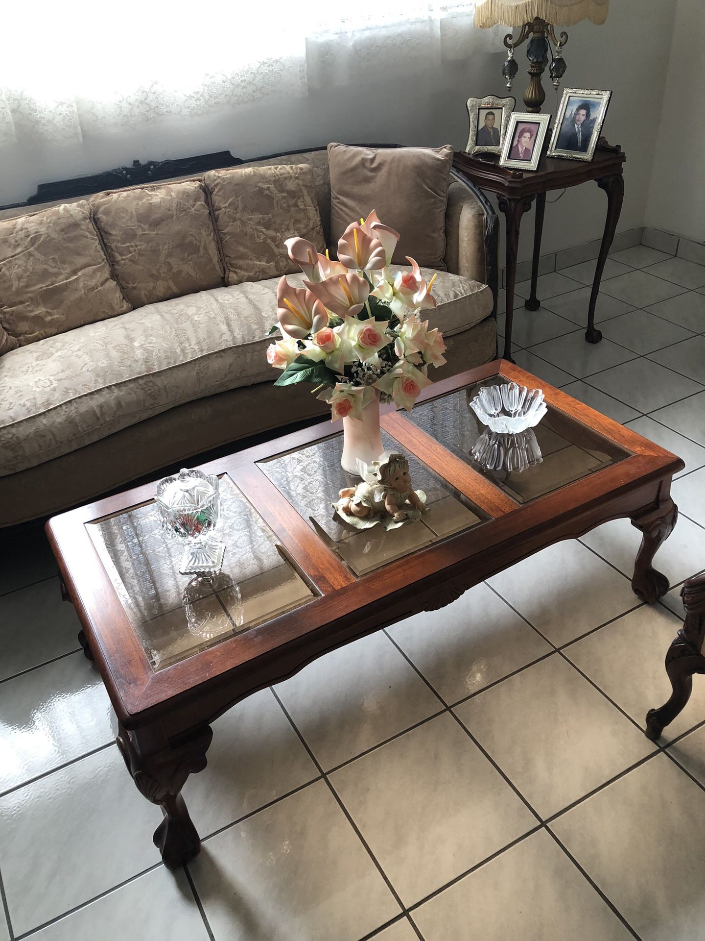 Antique living room table in wood with glass