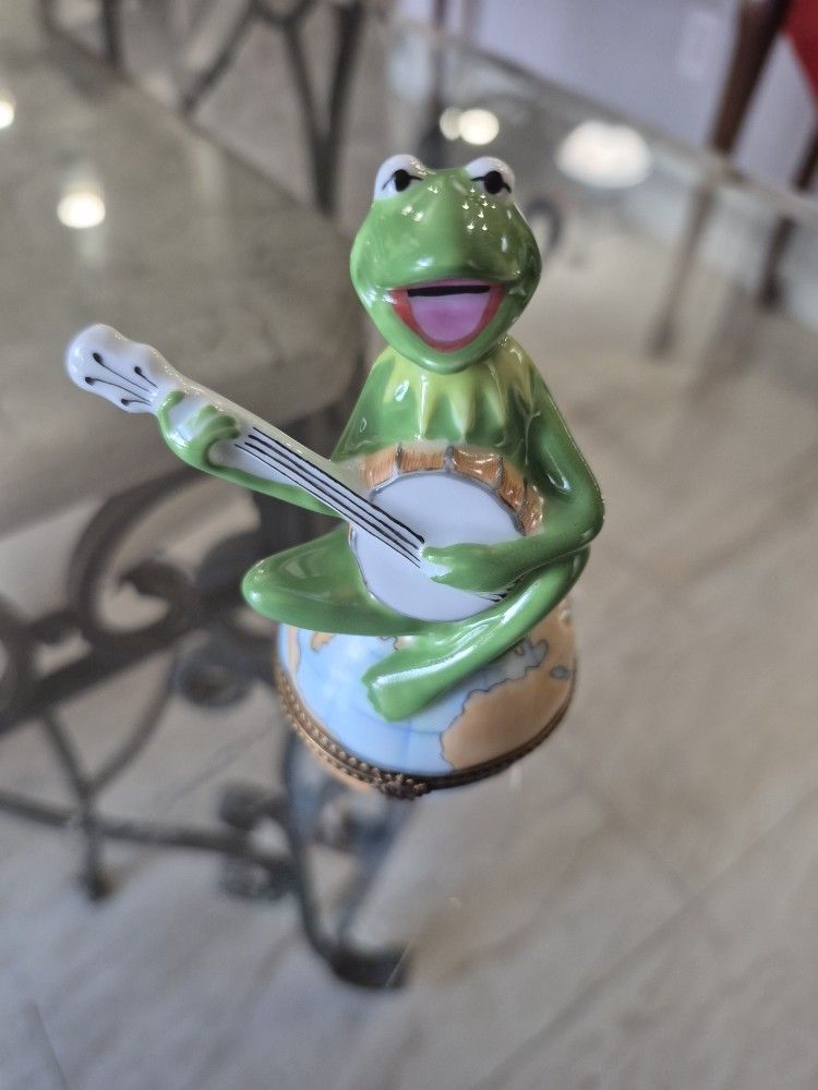 "Top Of The World" Kermit The Frog Limoge Box