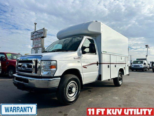 2011 Ford E-350 Cutaway