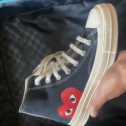 CDG CONVERSE SIZE 4Y 
