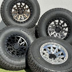 NEW Set of 5 Jeep 17” Wheels 5x127 Lock Rims 392 Gladiator JL 33” A/T Tires Wrangler Sahara Rubicon