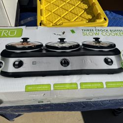 Tree Croc Pot Buffet