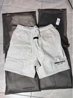 Light oatmeal essential shorts