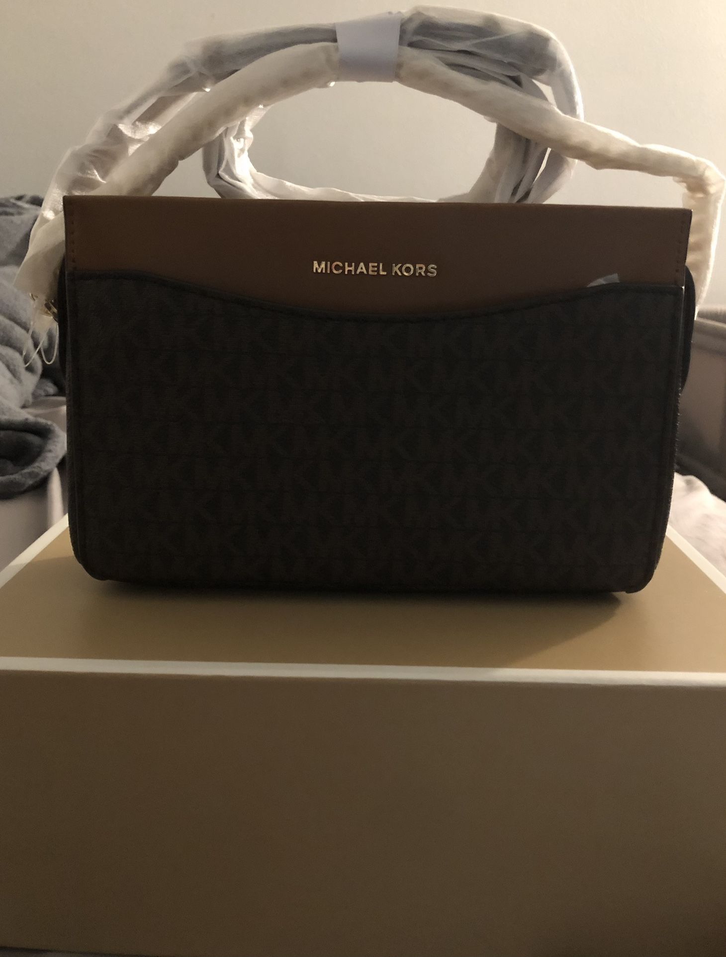 New MK Purse & Wallet Set