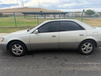 1999 LEXUS ES300.  Runs great,Currently registered. $2200 obo