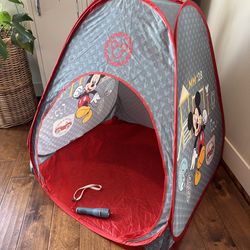 Disney Mickey Mouse Slumber Tent with Flashlight