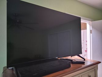 40 inch hiro roku flat screen tv
