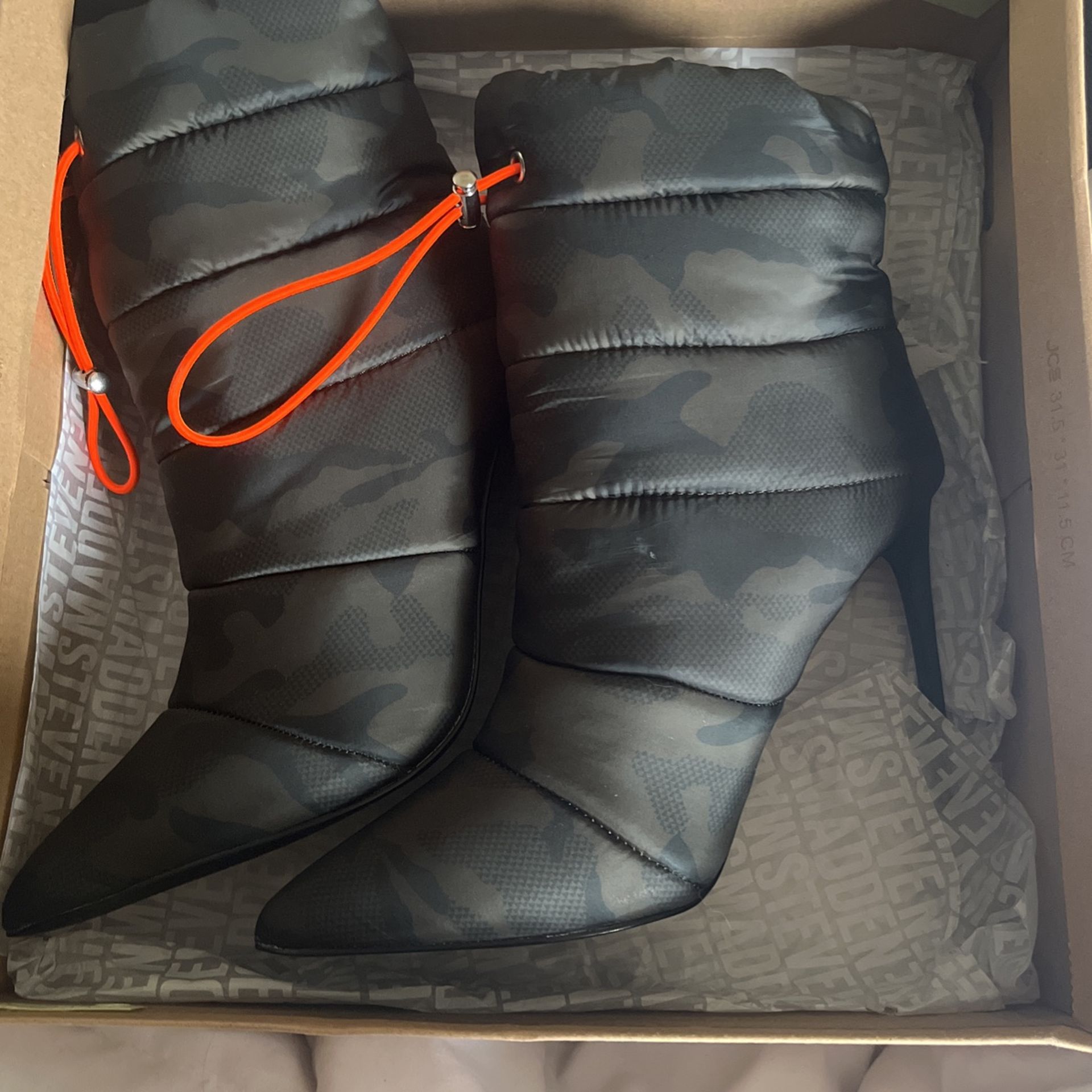 Camo boots steve madden