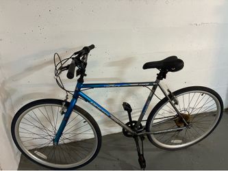 Ozone 7 Speed Westcliff Hybrid 700 Series Bike