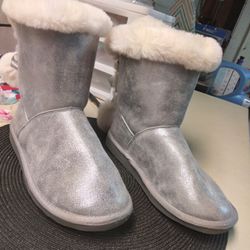 Rampage Girls Metallic & Fur Ugg Style Boots, Kids Size: 4