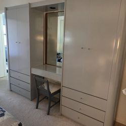 5 Piece Bedroom Set Like New