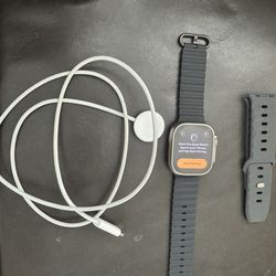 Apple Watch Ultra 49mm Titanium (1st Gen) GPS+Cellular-Excellent Condition