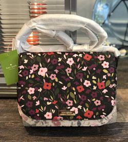 *NWT* Kate Spade Laurel Way Boho Floral Large Carsen Bag for Sale in  Stafford, CT - OfferUp
