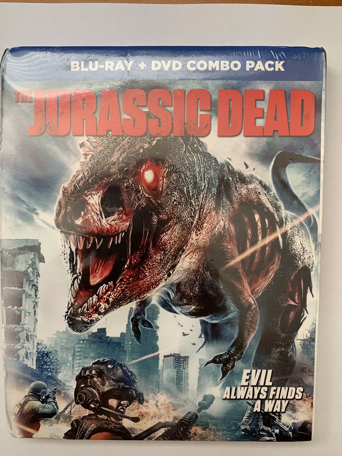 Jurassic Dead (Blu-ray + DVD)