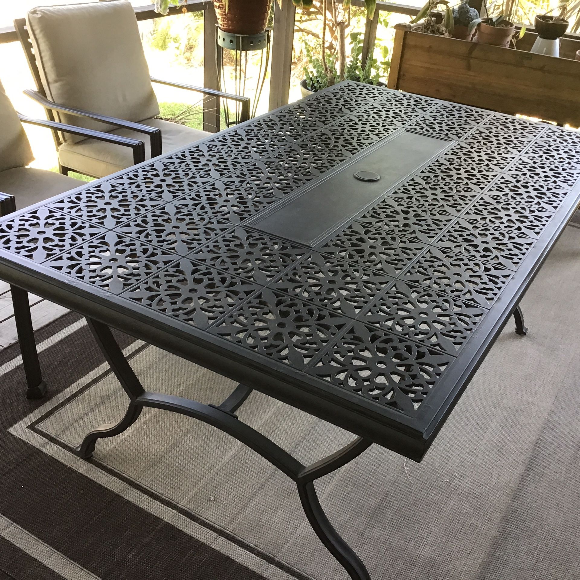 Outdoor Patio Dining Table