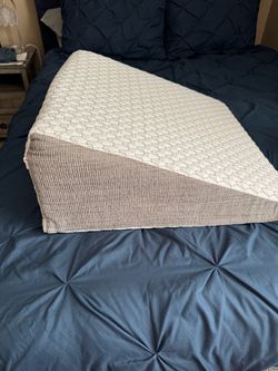 Wedge pillow
