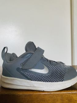 Nike Downshifter 9 Gray & White Toddler's Size 7C