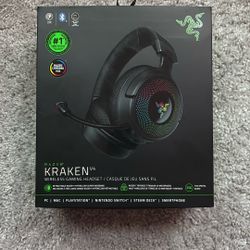 Razor Kraken V4 RGB  wireless/wired gaming headset (NEED GONE)