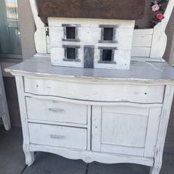 Antique Wash Stand