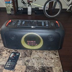 JBL PARTY BOX 
