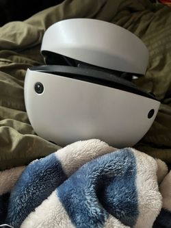 PlayStation 5 VR head set with controllers