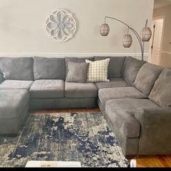 Art van 2-Piece Gray Sectional