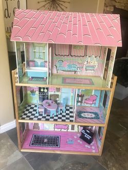 Doll House, 20 Barbies with extra clothes and accessories, 3 Barbie cars
