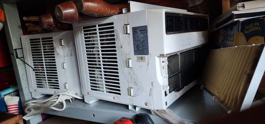 WORKING Toshiba window air conditioner w remoteS