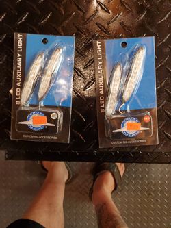 8 Led Aux.light. 1 Red 1 White 