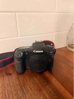 Canon EOS 90D