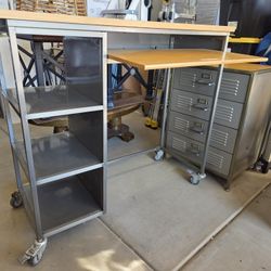 METAL FILE CABINET + MATCHING DESK / ARCHIVERO + ESCRITORIO METÁLICO