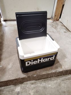 Igloo DieHard Battery Mini Cooler Lunch Box Ice Chest