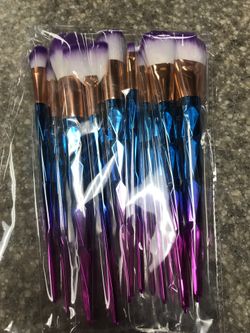 Makeup brushes