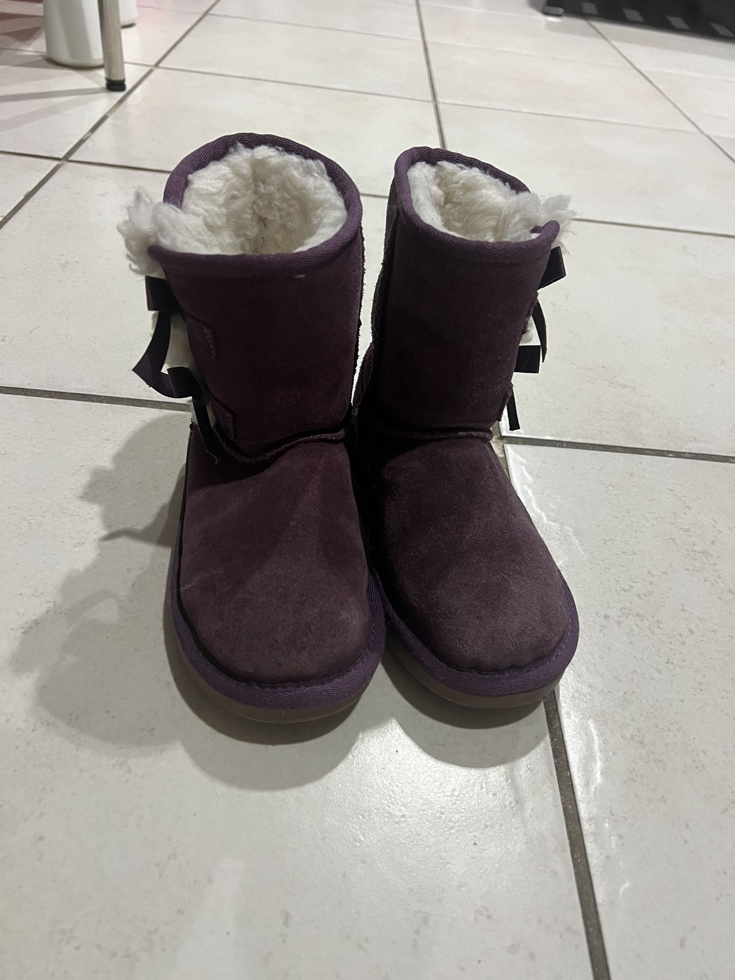 Girl‘s UGG shoes