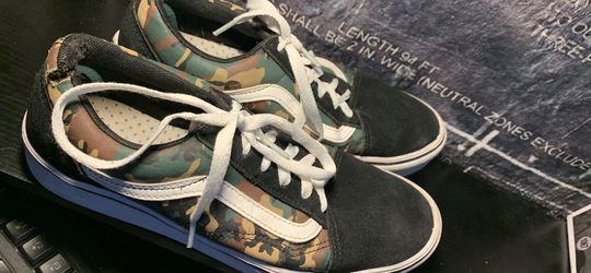 Low top camo vans