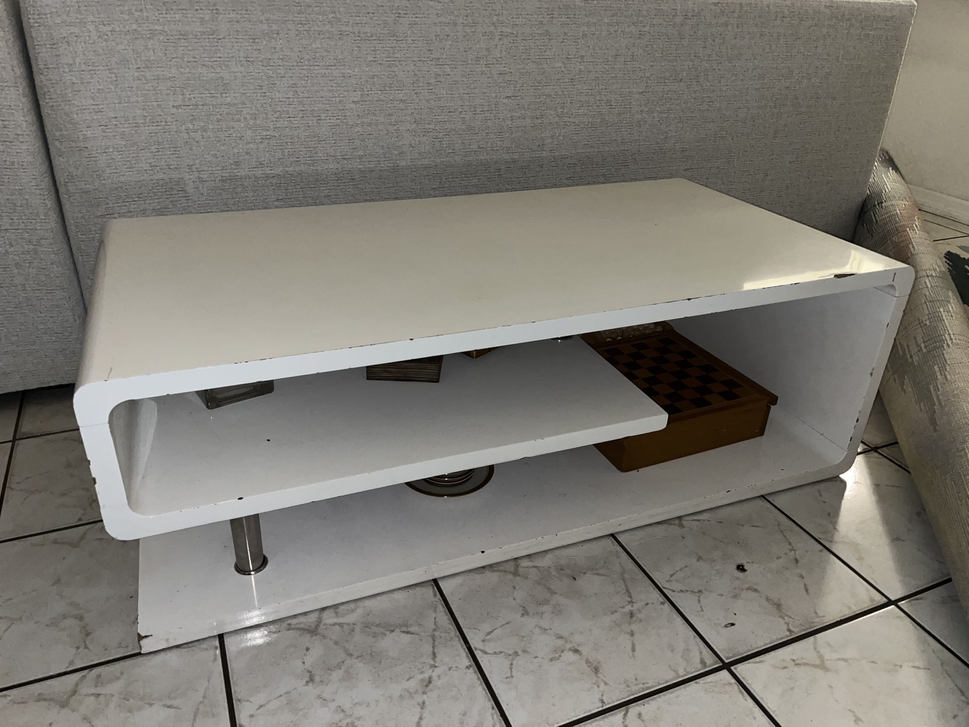 Coffee Table and Area Rug