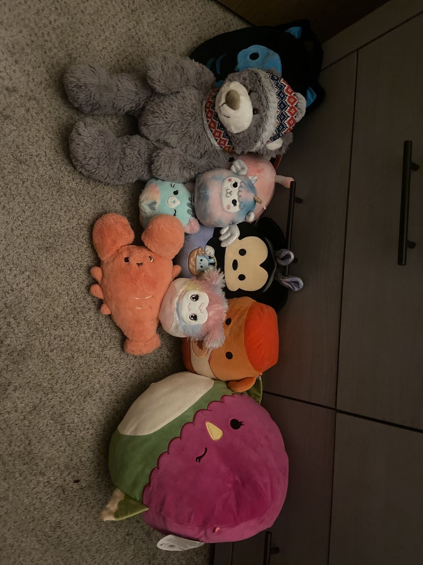 BULK SQUISHMALLOWS/STUFFED ANIMALS