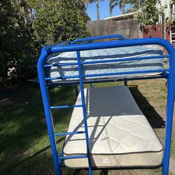 Bunk beds twins