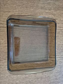 Amber Pyrex 10X10 inch baking dish (Skokie)