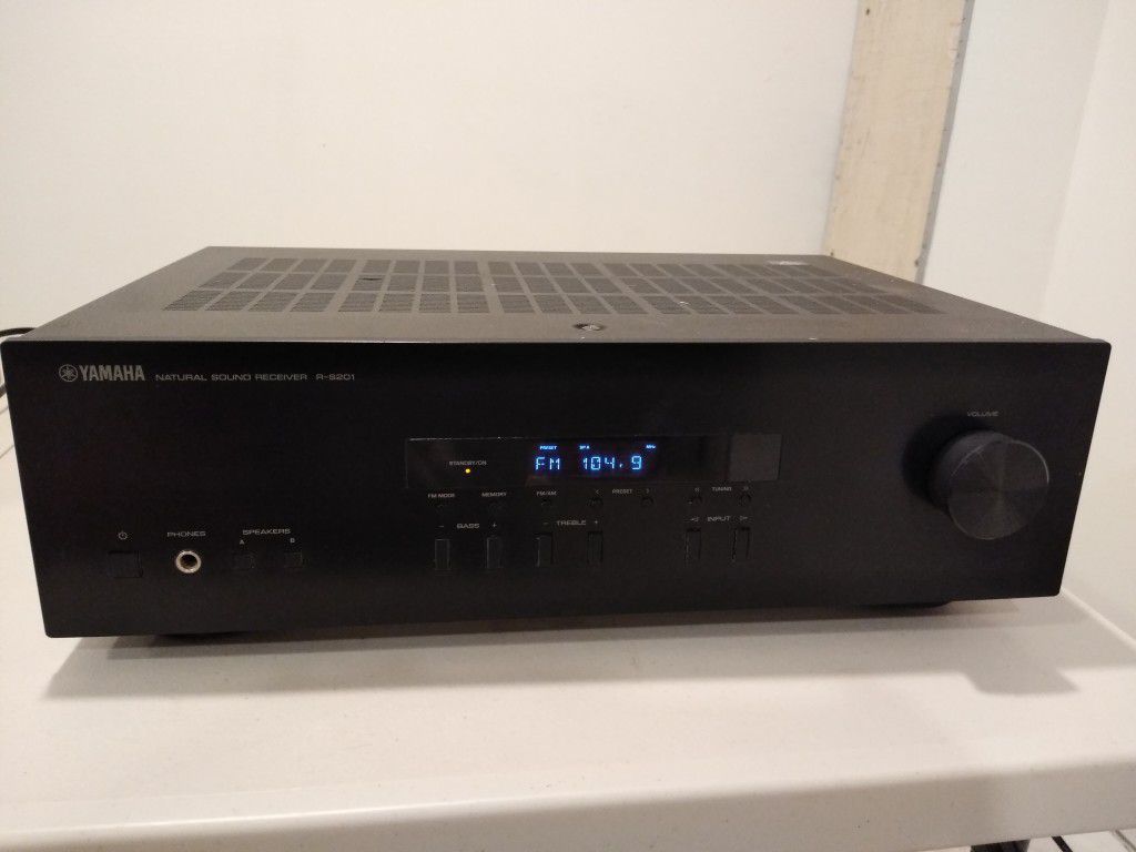 Yamaha RS201 Stereo Receiver 100W x 2