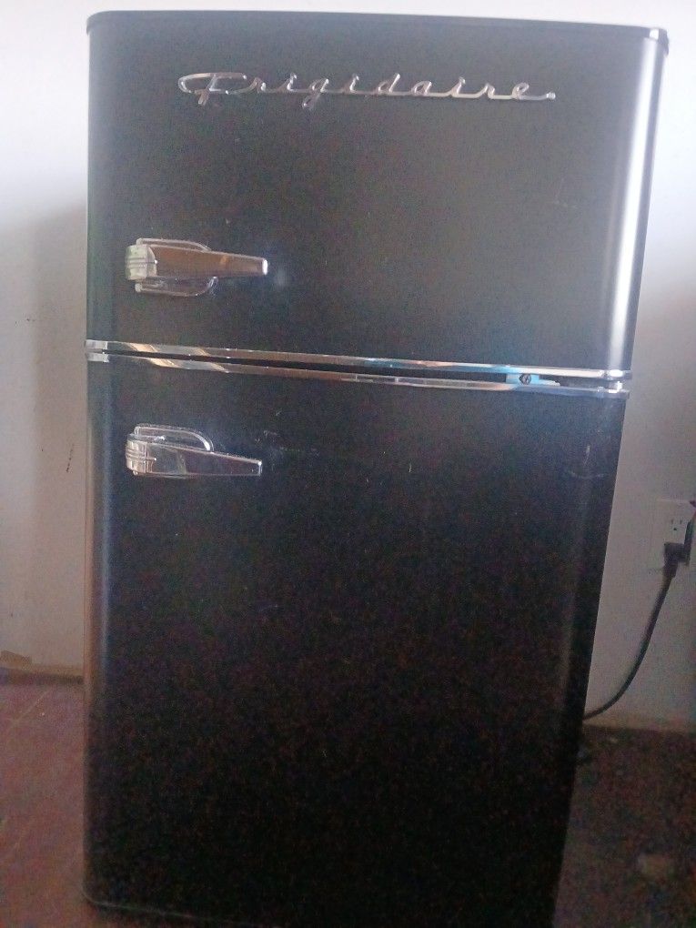 Frigidaire Refrigerator And Freezer 