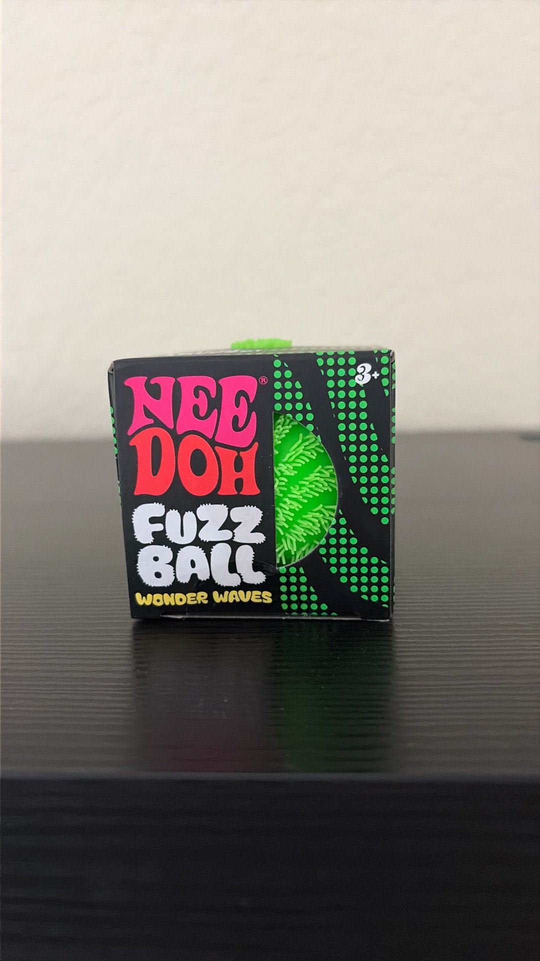 NeeDoh Wonder Waves Fuzz Ball -Green
