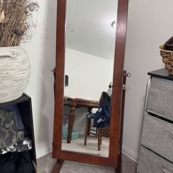 Jewelry Stand With Mirror 