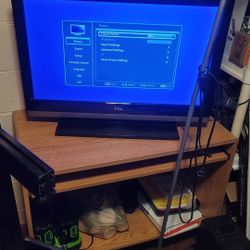 TCL 32" TV (good condition) (not smart) comes with remote 