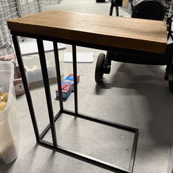 Side wood table