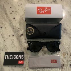 New Ray-Ban Original Wayfarer Classic Sunglasses in Black with Grey Lenses